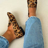 Eliana | Loafer With Metalic Detail
