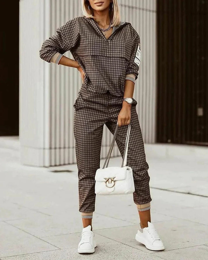 Conjunto deportivo cómodo y moderno para mujeres