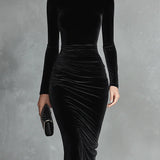 Neriis | Black Velvet Bodycon Dress
