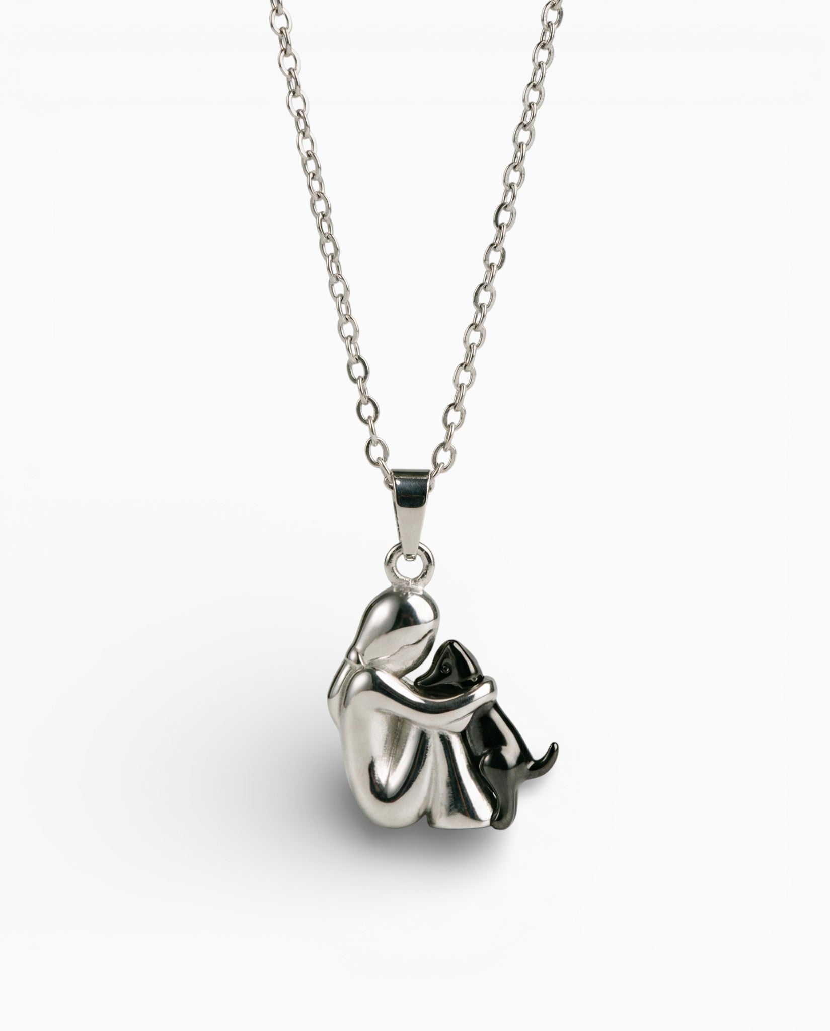 Hugging Pendant Necklace